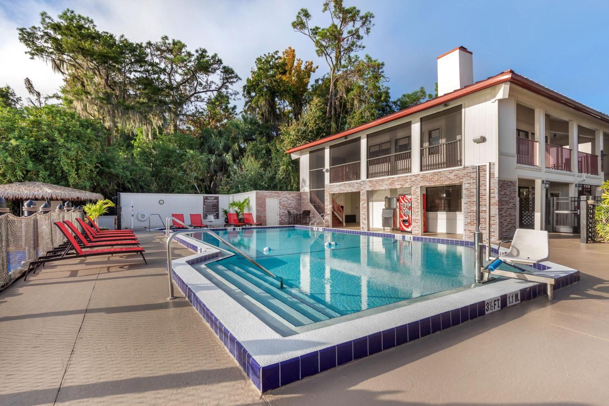 Resort Bryan's Spanish Cove 3*